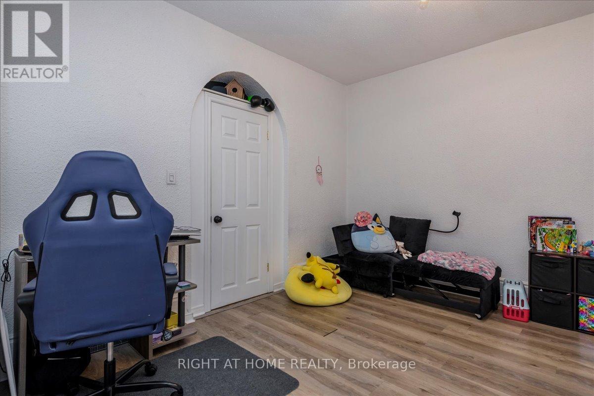 29 Peel Street, Barrie, Ontario  L4M 3K9 - Photo 6 - S13034188