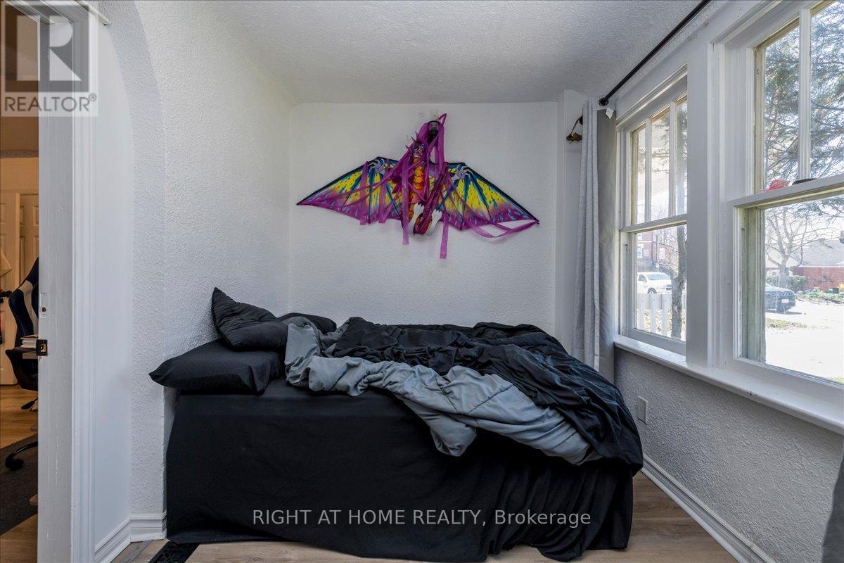 29 Peel Street, Barrie, Ontario  L4M 3K9 - Photo 7 - S13034188