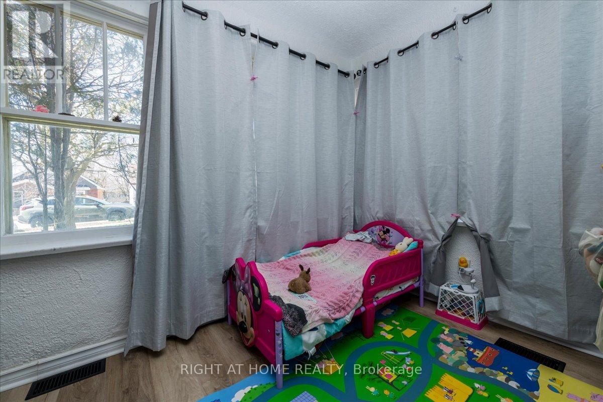 29 Peel Street, Barrie, Ontario  L4M 3K9 - Photo 8 - S13034188