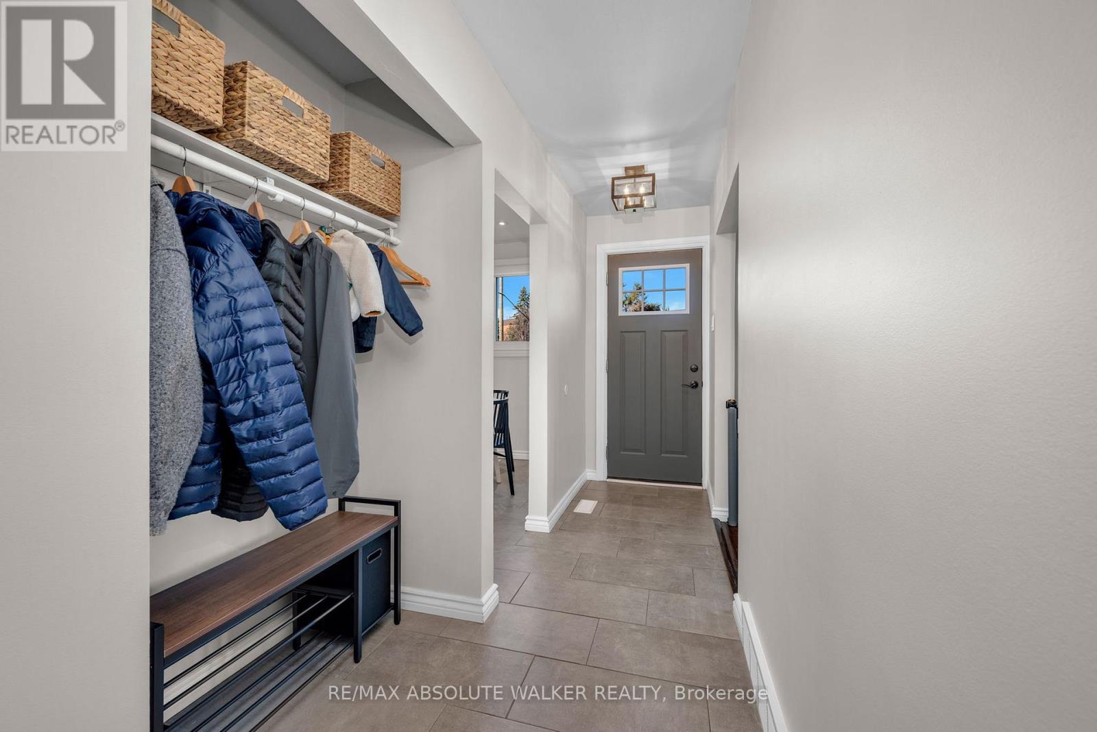 2052 Valley Drive, Ottawa, Ontario  K1G 2P4 - Photo 3 - X13030710