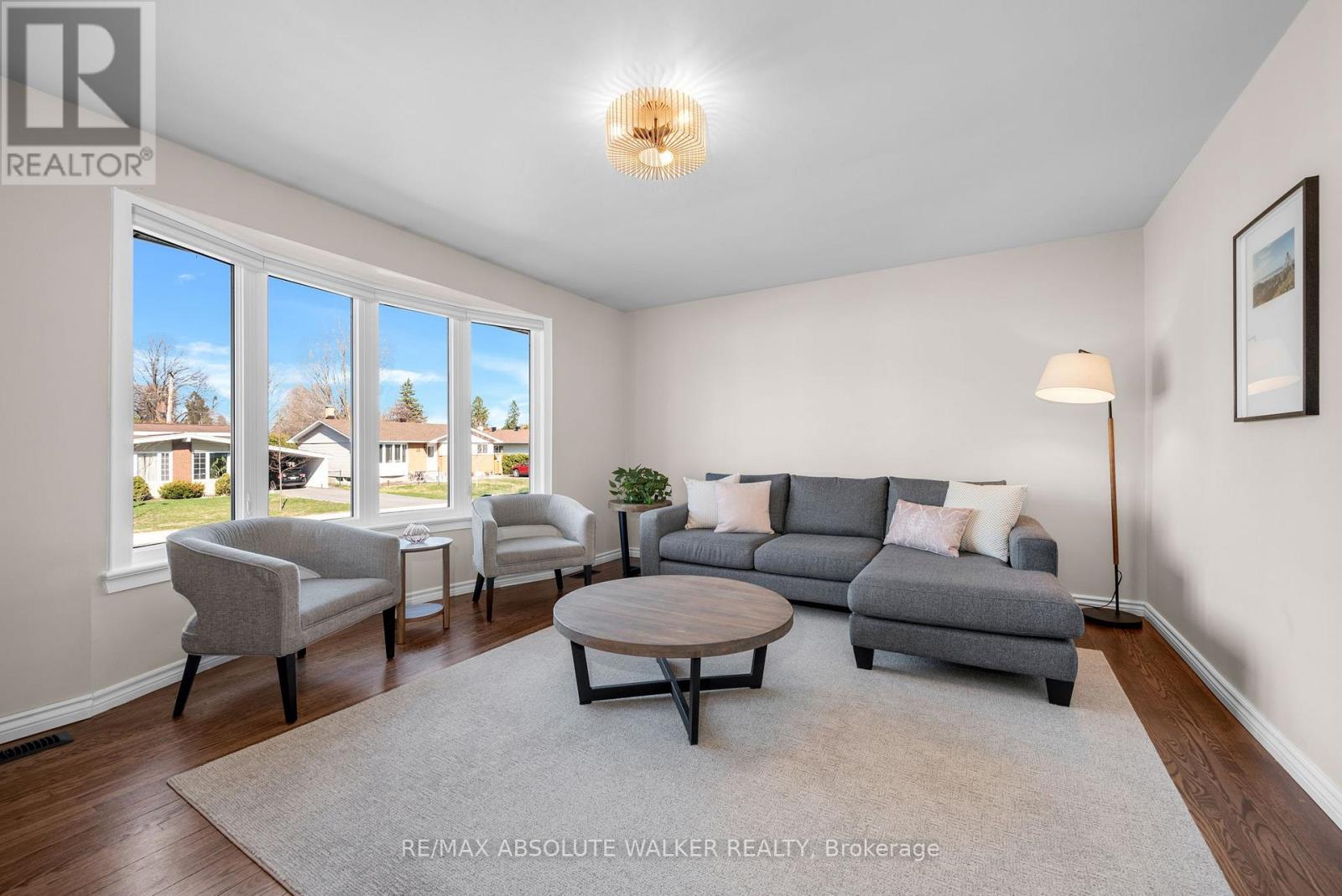 2052 Valley Drive, Ottawa, Ontario  K1G 2P4 - Photo 4 - X13030710