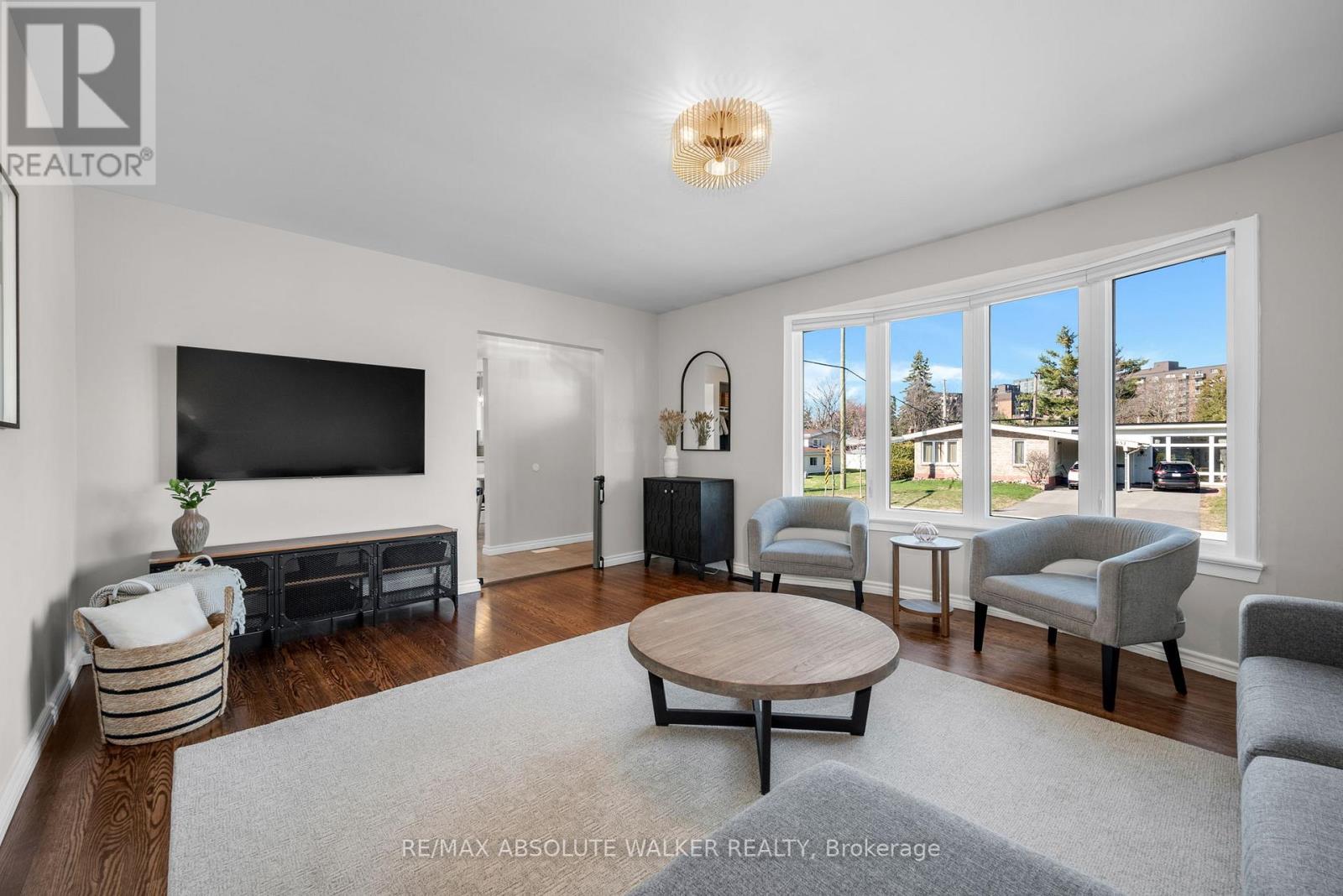 2052 Valley Drive, Ottawa, Ontario  K1G 2P4 - Photo 5 - X13030710