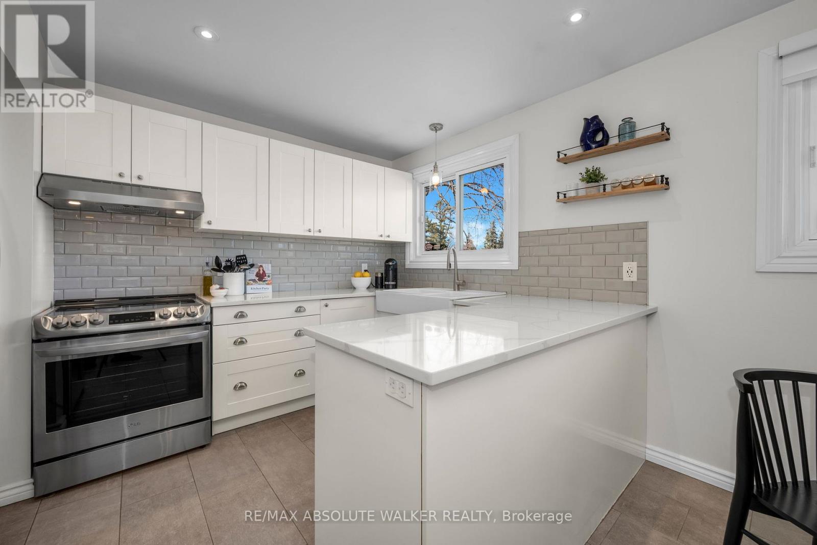 2052 Valley Drive, Ottawa, Ontario  K1G 2P4 - Photo 8 - X13030710