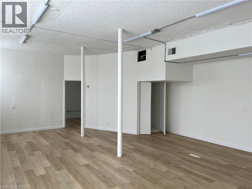 100 Charing Cross Street, Brantford, Ontario  N3R 2H6 - Photo 4 - 40799509
