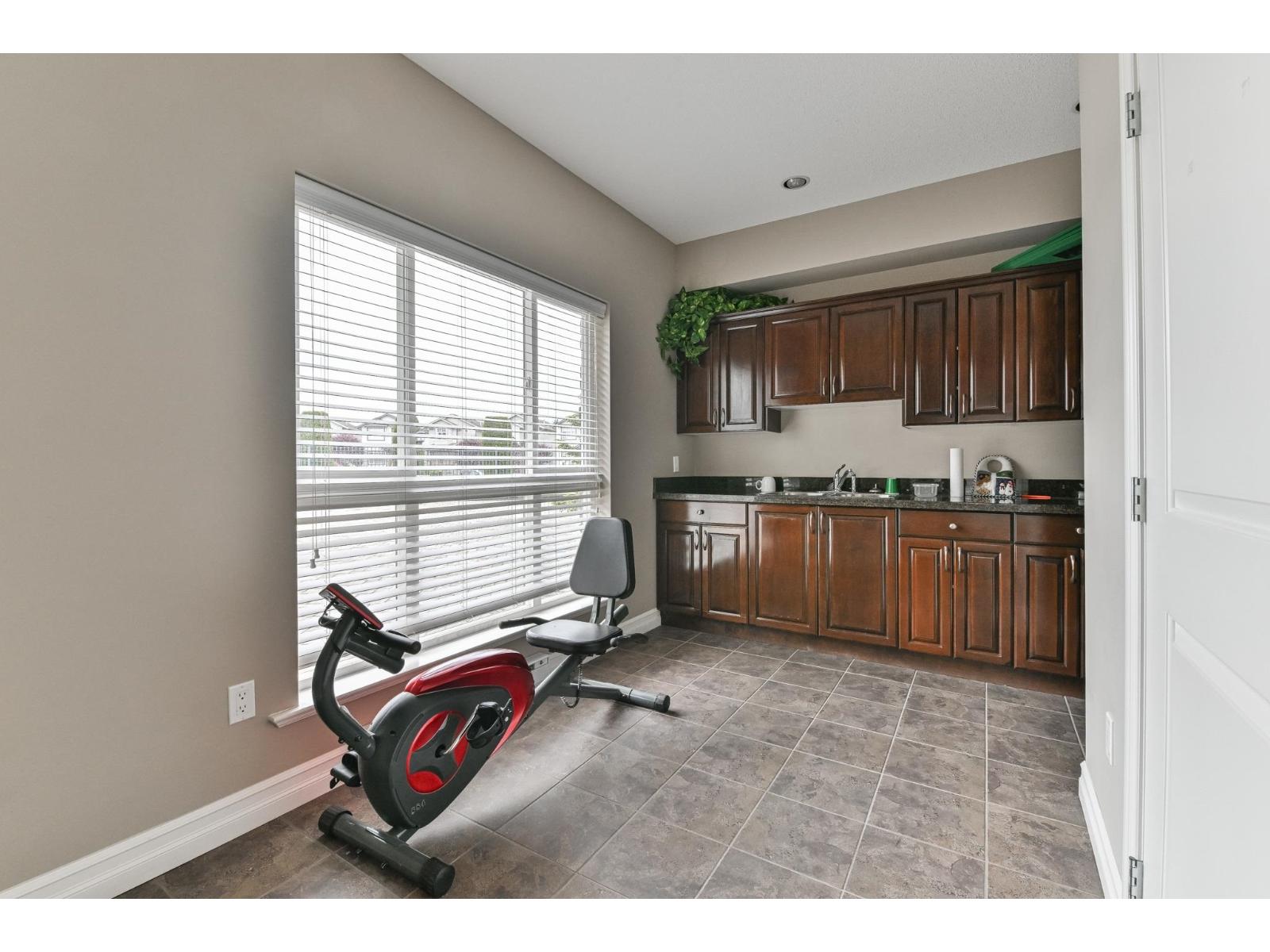 205 33755 7 Avenue, Mission, British Columbia  V2V 0A4 - Photo 28 - R3112571