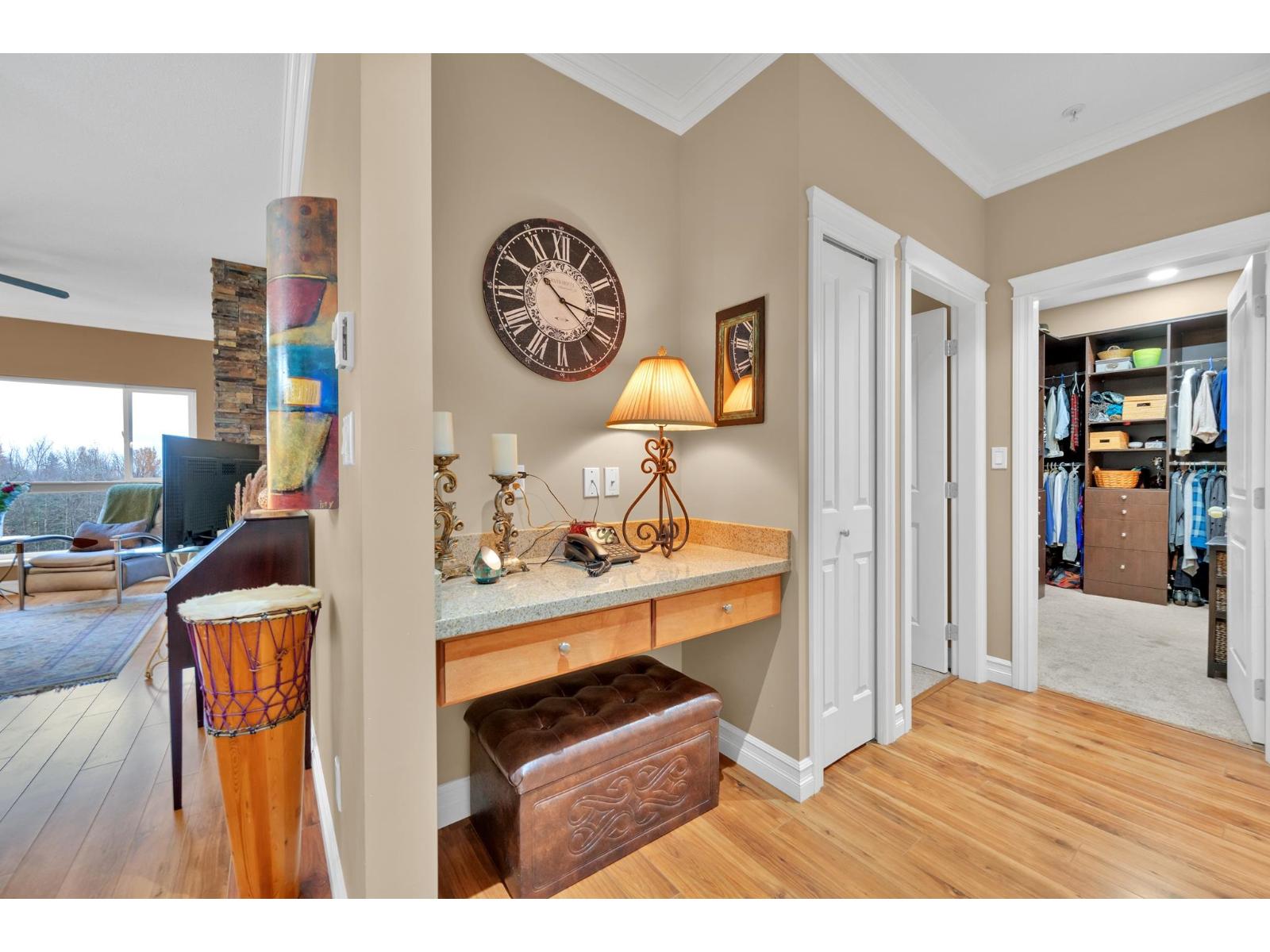 205 33755 7 Avenue, Mission, British Columbia  V2V 0A4 - Photo 3 - R3112571