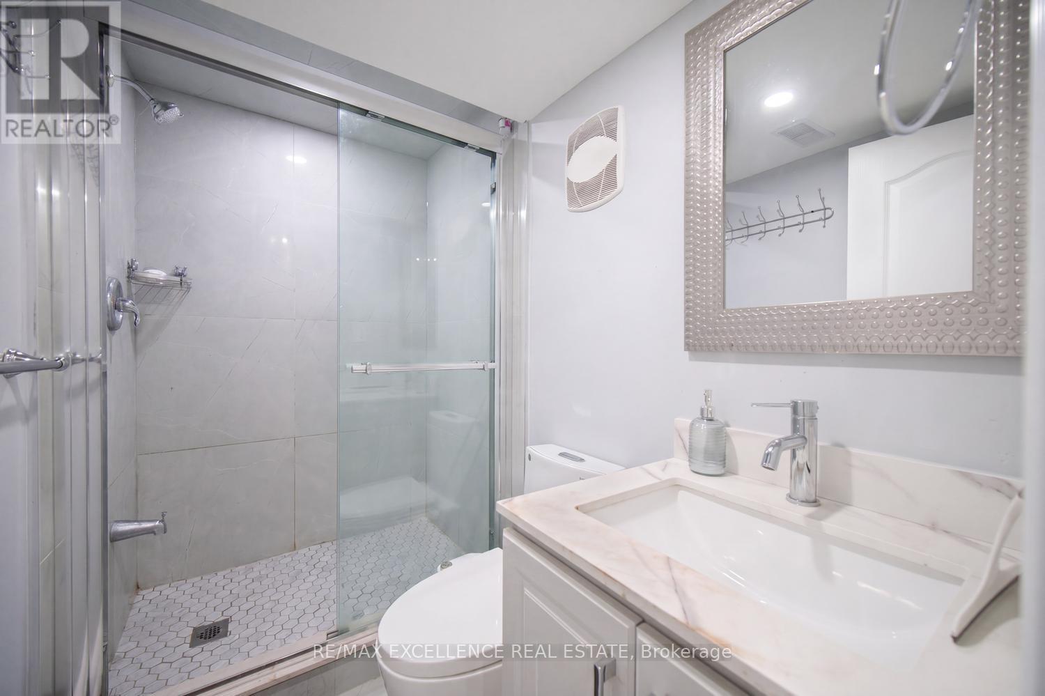 18 Manett Crescent, Brampton, Ontario  L6X 4X4 - Photo 31 - W13034062