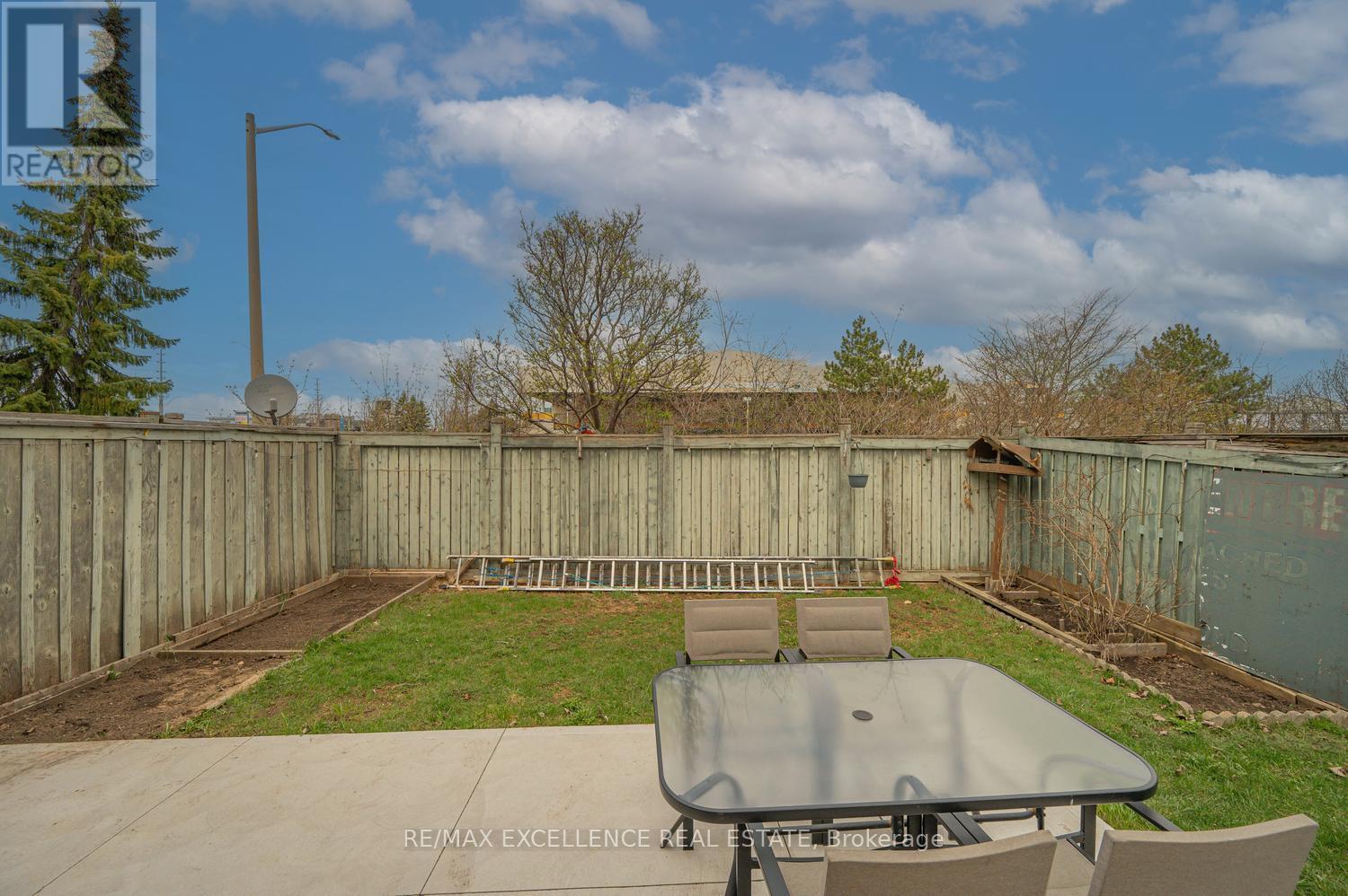 18 Manett Crescent, Brampton, Ontario  L6X 4X4 - Photo 37 - W13034062