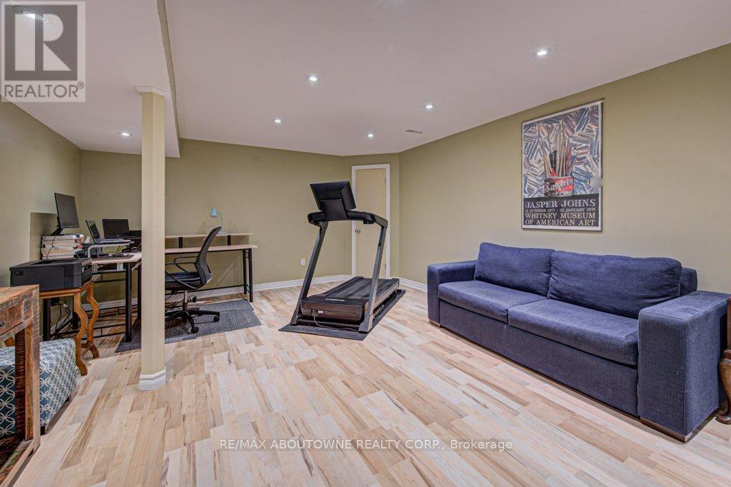 126 Otter Crescent, Oakville, Ontario  L6H 1E6 - Photo 19 - W13034070