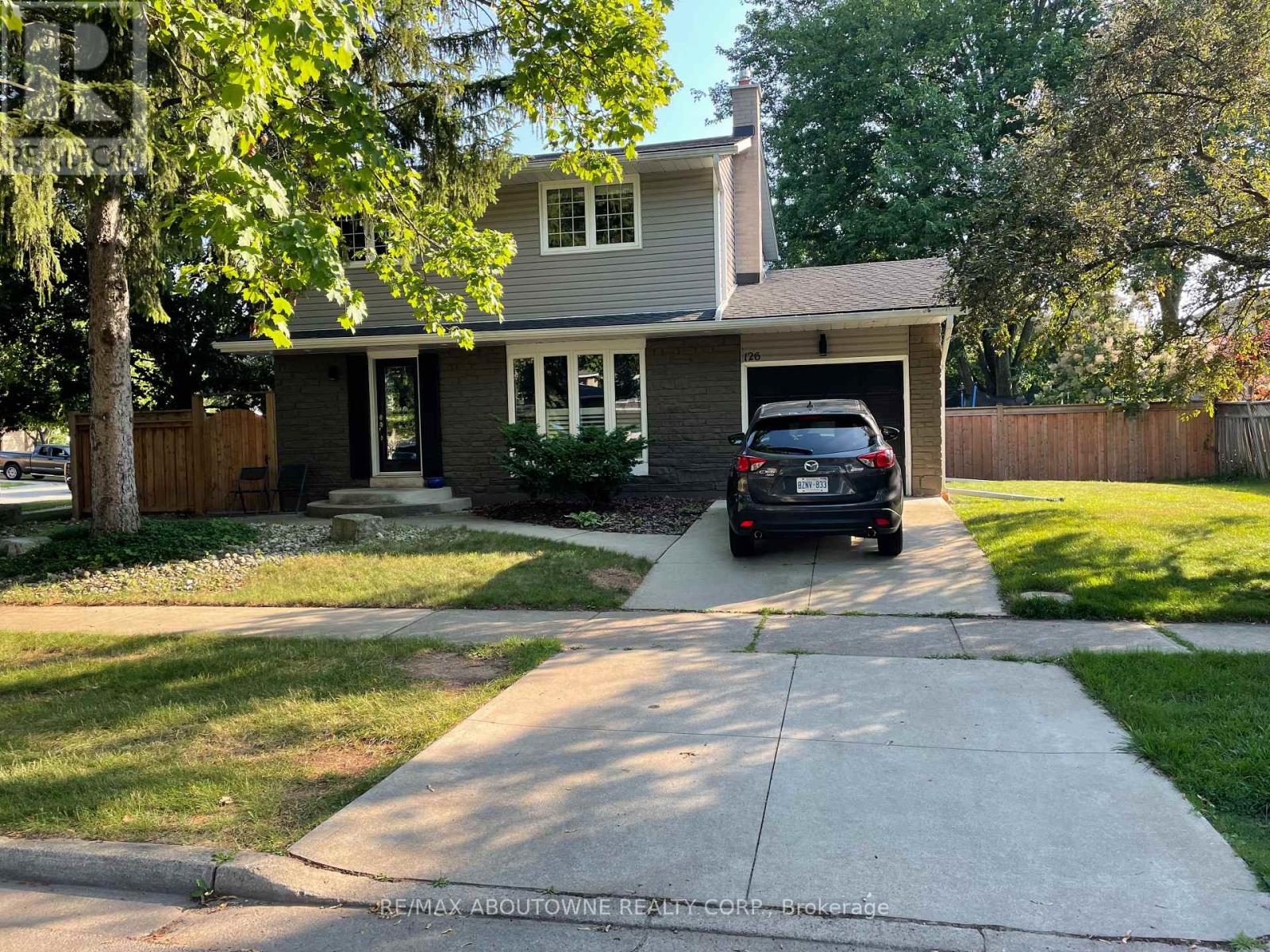 126 Otter Crescent, Oakville, Ontario  L6H 1E6 - Photo 24 - W13034070