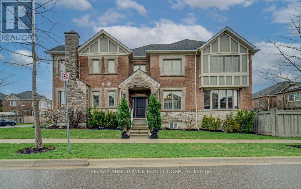 178 CHERRYHURST ROAD, Oakville, Ontario