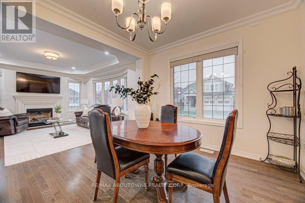 178 Cherryhurst Road, Oakville, Ontario  L6M 0W1 - Photo 3 - W13034088