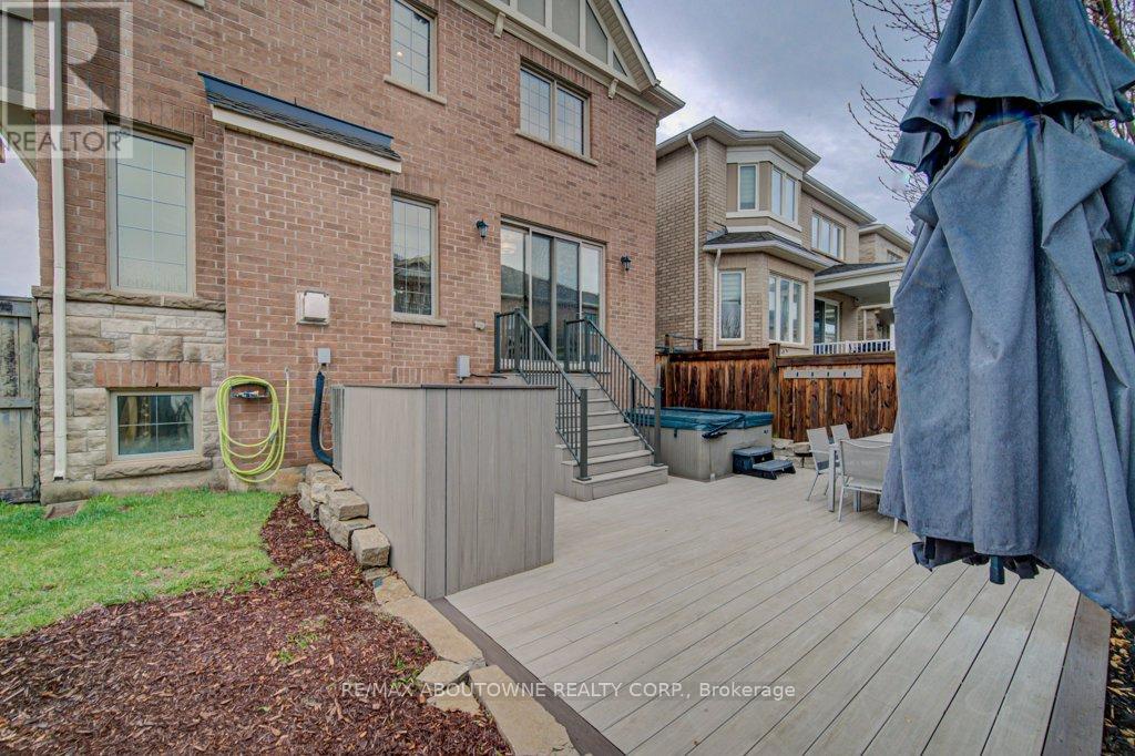 178 Cherryhurst Road, Oakville, Ontario  L6M 0W1 - Photo 35 - W13034088