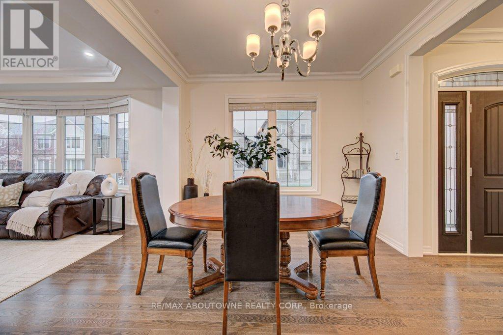 178 Cherryhurst Road, Oakville, Ontario  L6M 0W1 - Photo 5 - W13034088