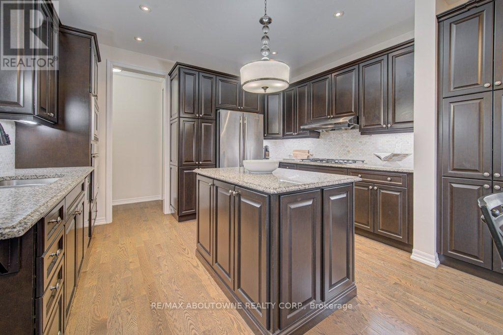 178 Cherryhurst Road, Oakville, Ontario  L6M 0W1 - Photo 6 - W13034088