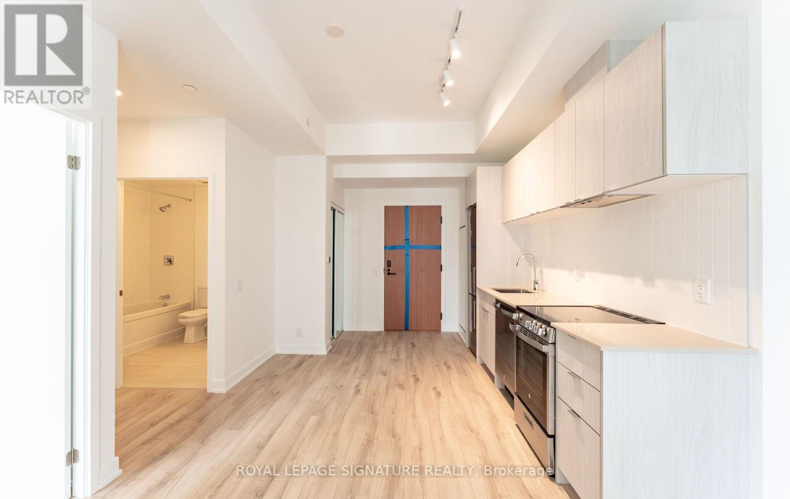 404 - 1660 Bloor Street W, Toronto, Ontario  M6P 1B1 - Photo 7 - W13034154