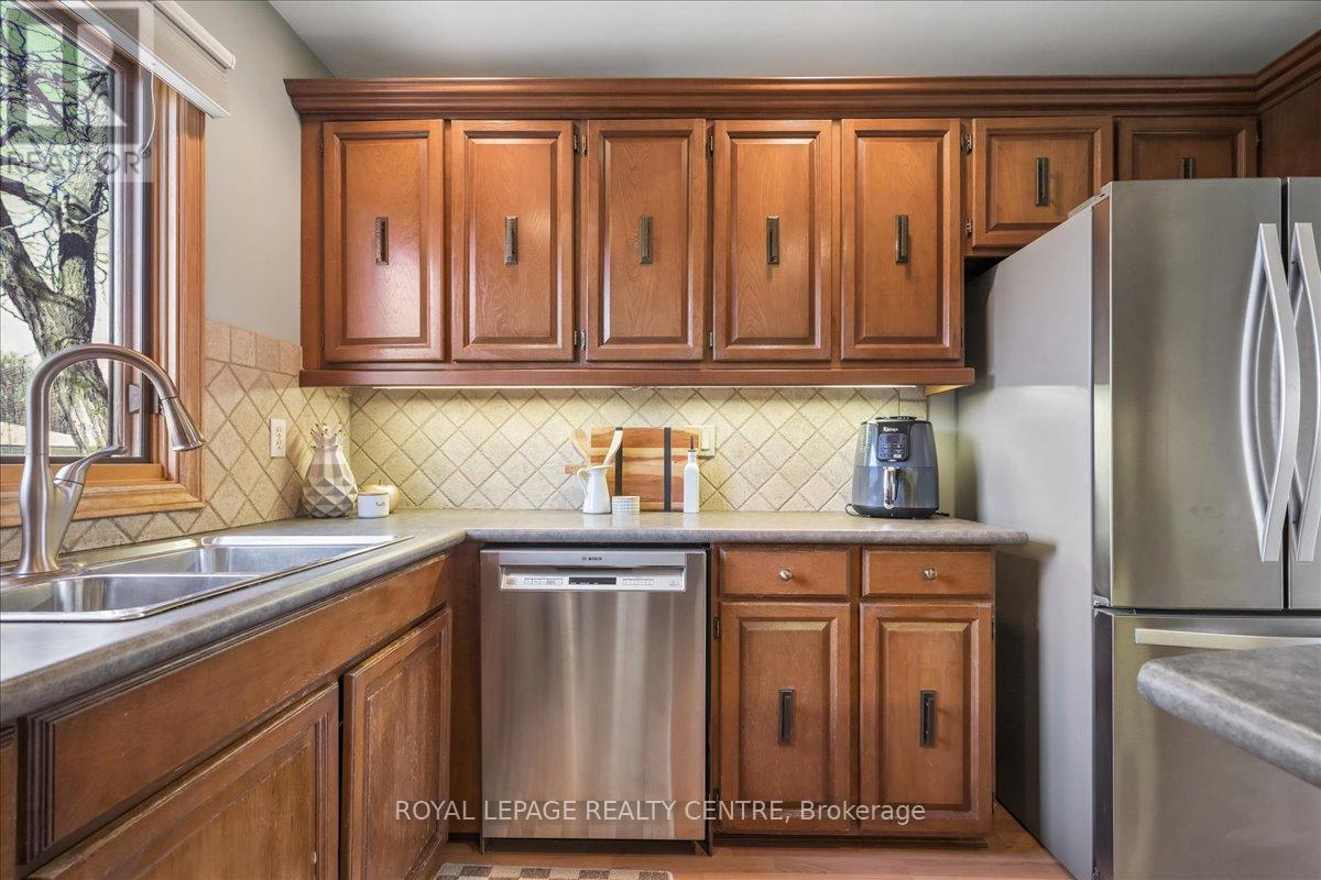 3232 Crosstree Court, Mississauga, Ontario  L5L 1G7 - Photo 22 - W13034162