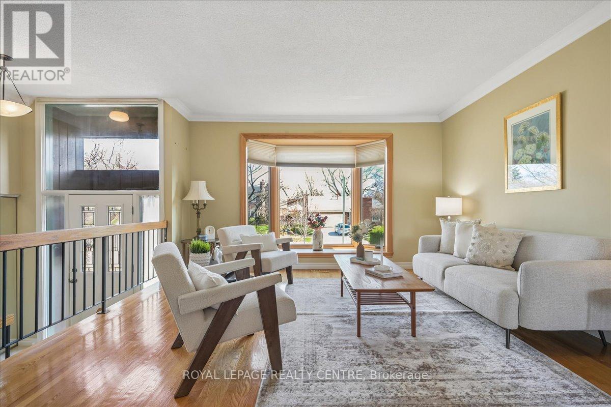 3232 Crosstree Court, Mississauga, Ontario  L5L 1G7 - Photo 9 - W13034162