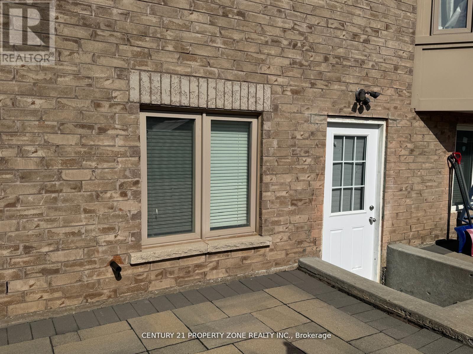 Bsmt - 10 Fort Williams Drive, Brampton, Ontario  L6X 0W5 - Photo 4 - W13034192