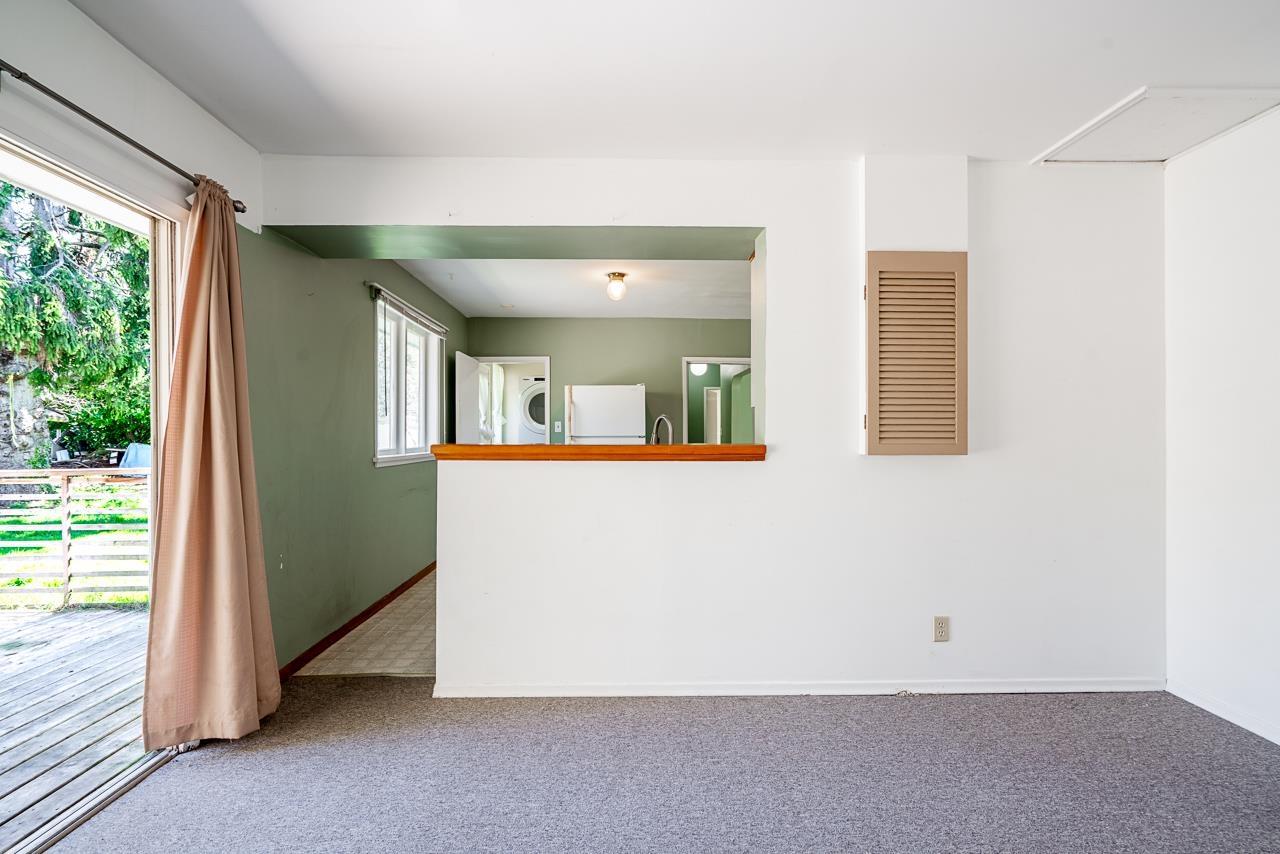 15405 Semiahmoo Avenue, White Rock, British Columbia  V4B 1T6 - Photo 10 - R3112222