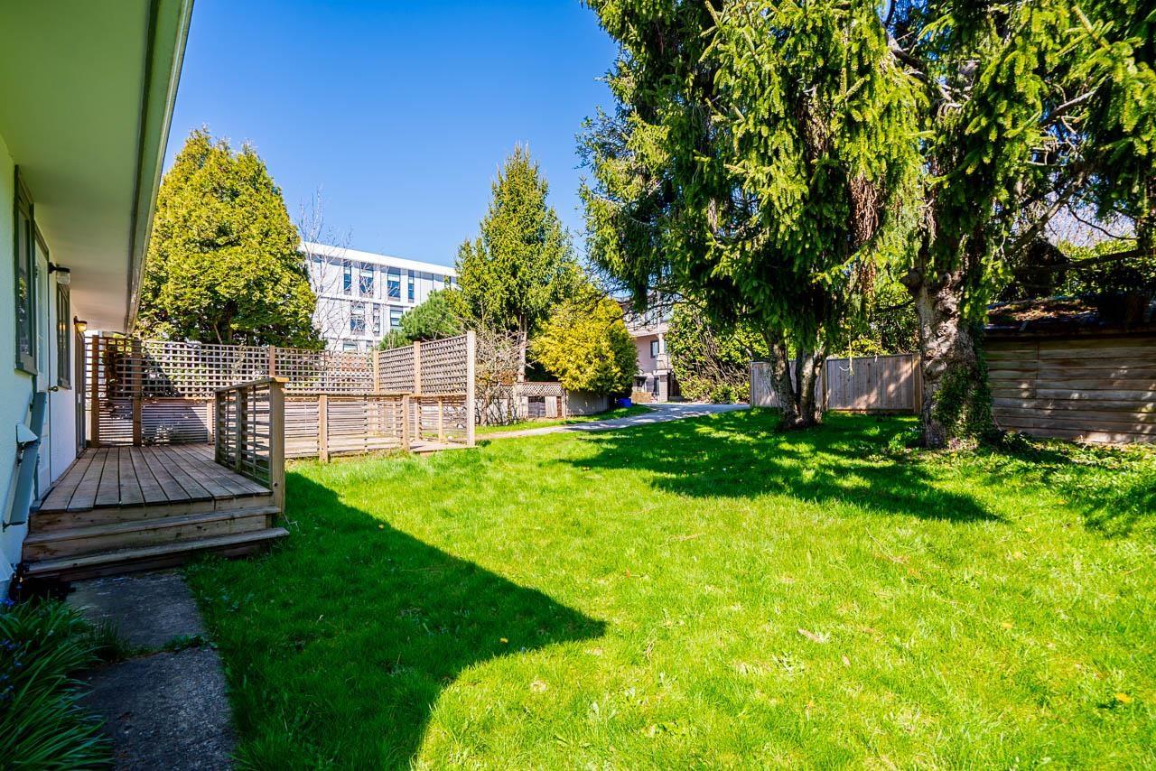 15405 Semiahmoo Avenue, White Rock, British Columbia  V4B 1T6 - Photo 21 - R3112222