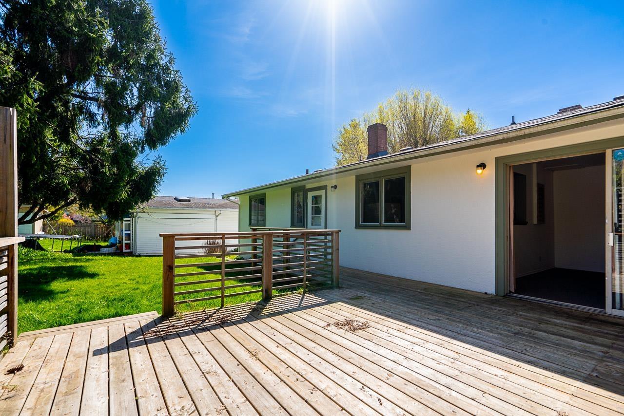 15405 Semiahmoo Avenue, White Rock, British Columbia  V4B 1T6 - Photo 18 - R3112222