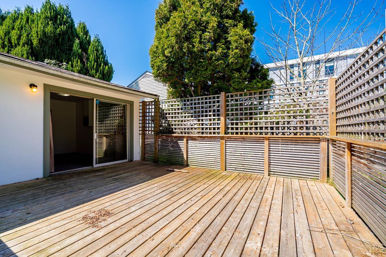 15405 Semiahmoo Avenue, White Rock, British Columbia  V4B 1T6 - Photo 19 - R3112222