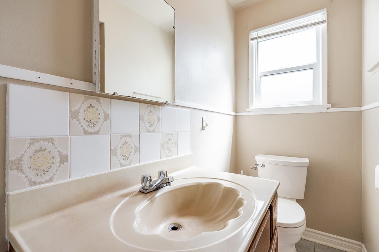 15405 Semiahmoo Avenue, White Rock, British Columbia  V4B 1T6 - Photo 15 - R3112222