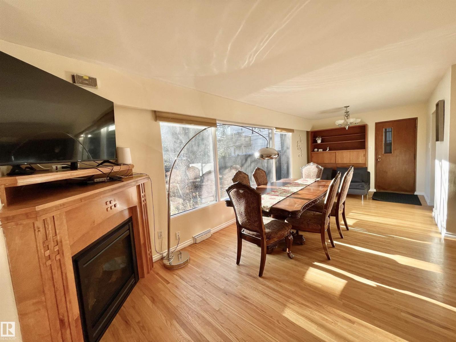 11681 72 Av Nw, Edmonton, Alberta  T6G 0B9 - Photo 2 - E4483692