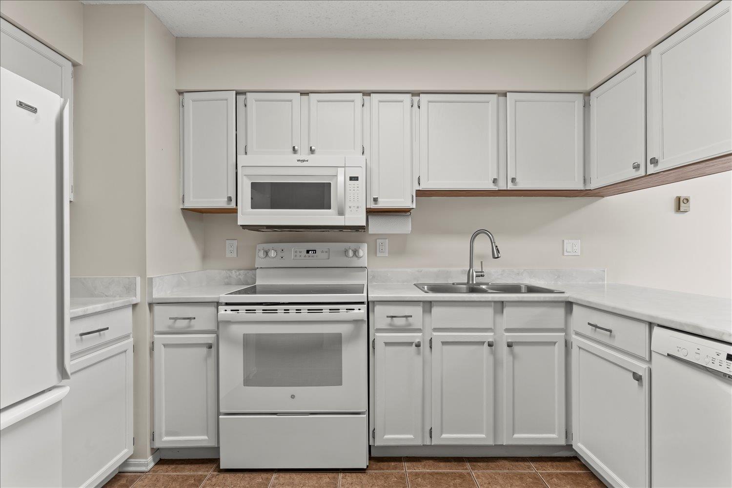 8 32959 George Ferguson Way, Abbotsford, British Columbia  V2S 7W9 - Photo 11 - R3114537