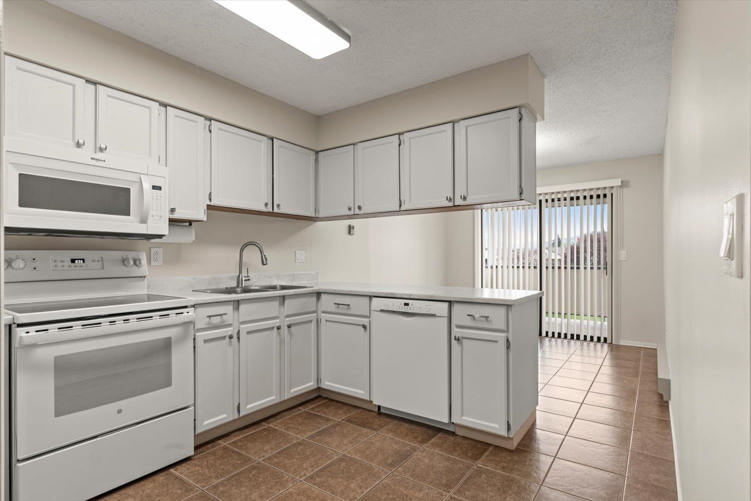 8 32959 George Ferguson Way, Abbotsford, British Columbia  V2S 7W9 - Photo 10 - R3114537