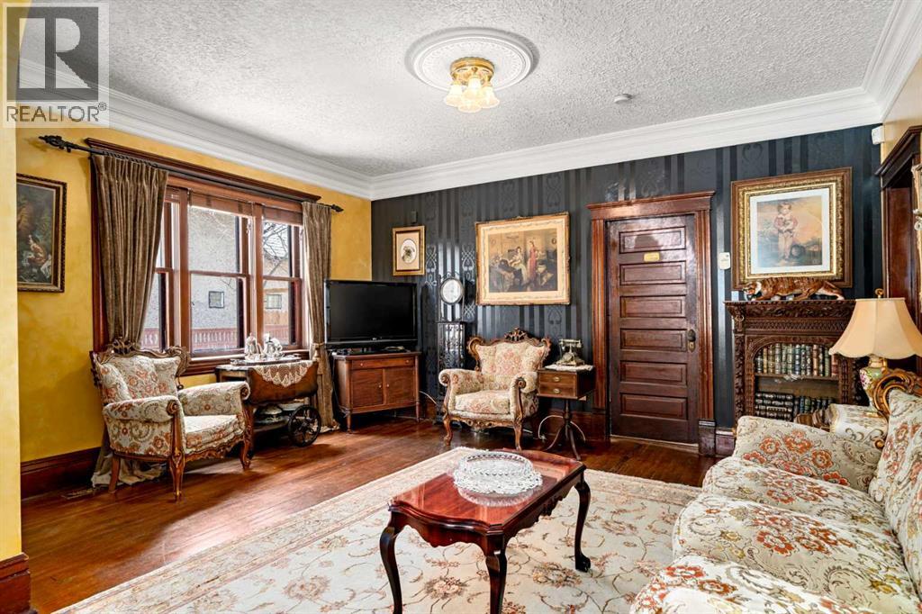 81 Elma Street W, Okotoks, Alberta  T2S 1J9 - Photo 4 - A2303847