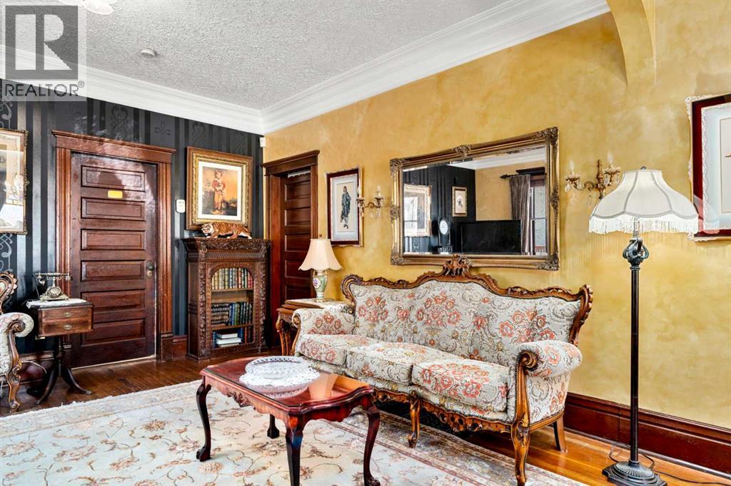 81 Elma Street W, Okotoks, Alberta  T2S 1J9 - Photo 5 - A2303847