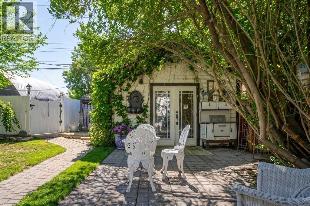 81 Elma Street W, Okotoks, Alberta  T2S 1J9 - Photo 3 - A2303847