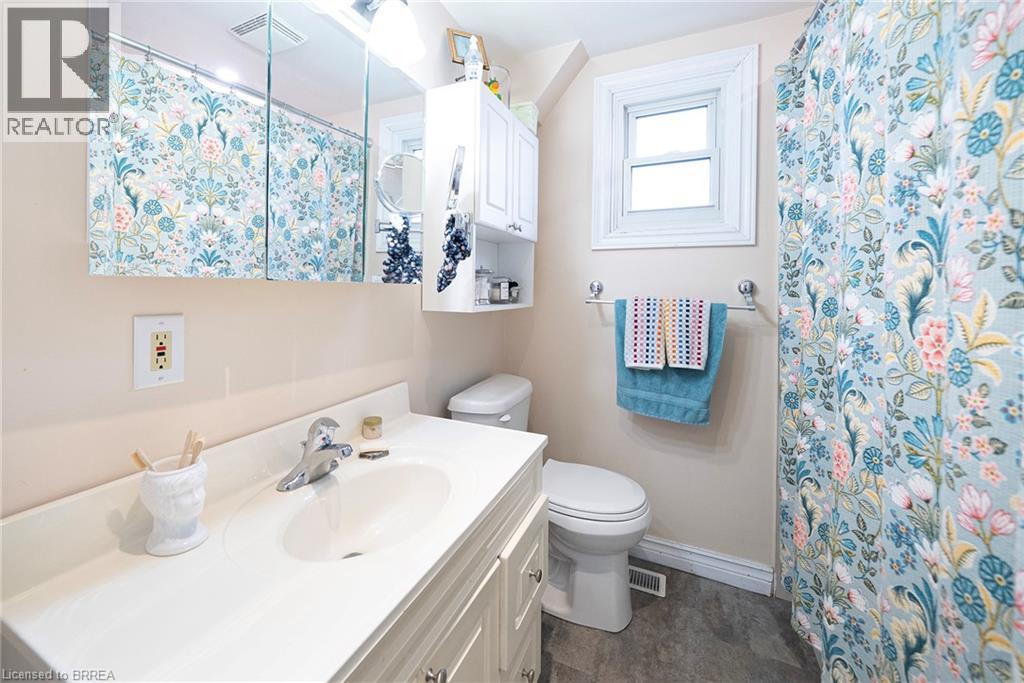 142 Grand River Street N, Paris, Ontario  N3L 2M5 - Photo 12 - 40823432