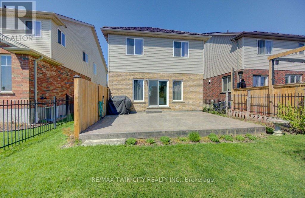 11 Frey Crescent, Kitchener, Ontario  N2E 4L5 - Photo 35 - X13034240