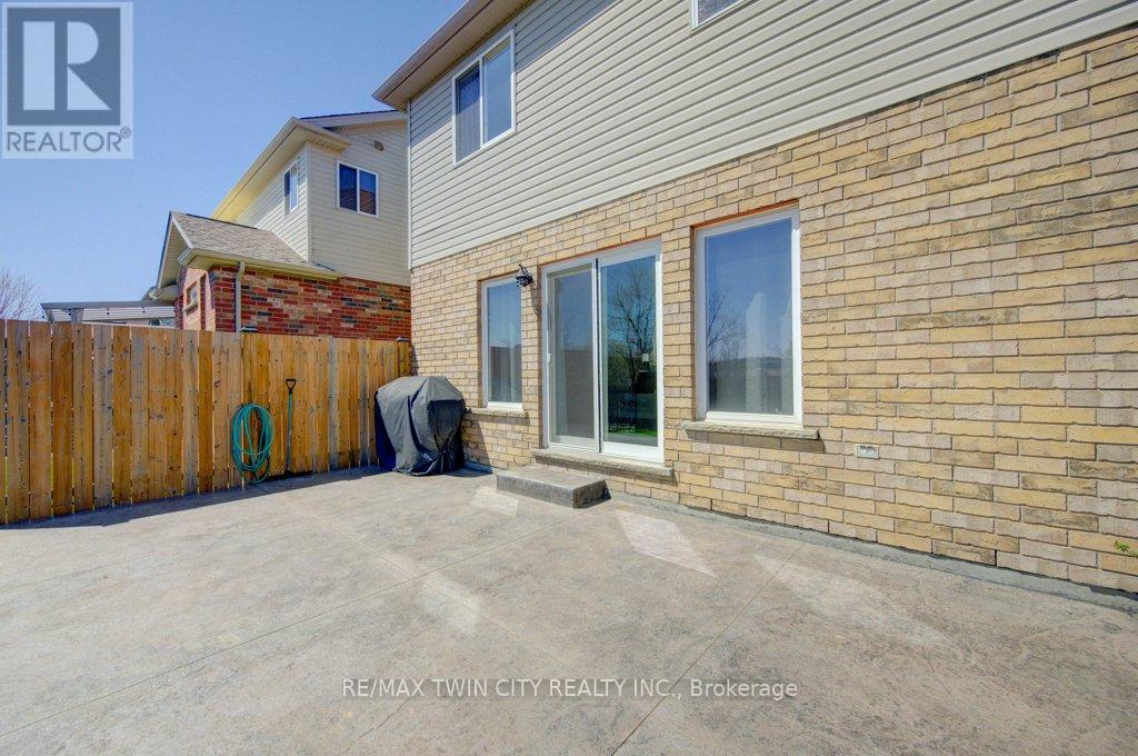 11 Frey Crescent, Kitchener, Ontario  N2E 4L5 - Photo 37 - X13034240