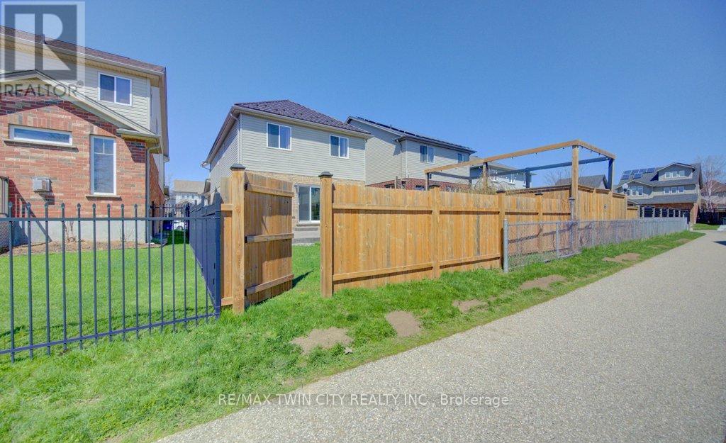 11 Frey Crescent, Kitchener, Ontario  N2E 4L5 - Photo 40 - X13034240