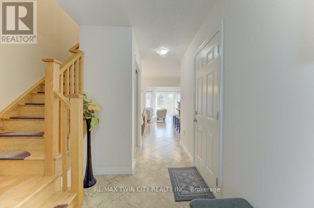 11 Frey Crescent, Kitchener, Ontario  N2E 4L5 - Photo 7 - X13034240