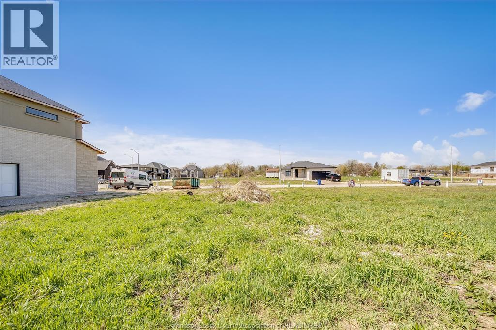 MLS# 26008475: 3668 FARROW AVENUE, Windsor, Canada