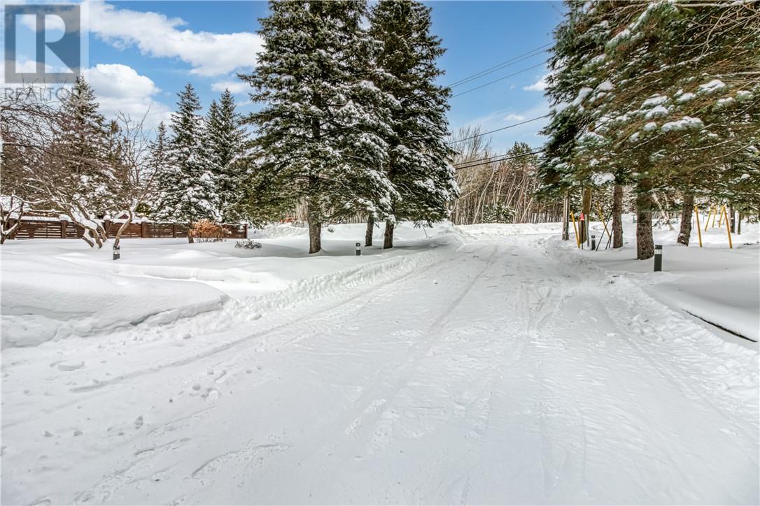 647 Kirkwood Drive, Sudbury, Ontario  P3E 6J6 - Photo 4 - 2126453