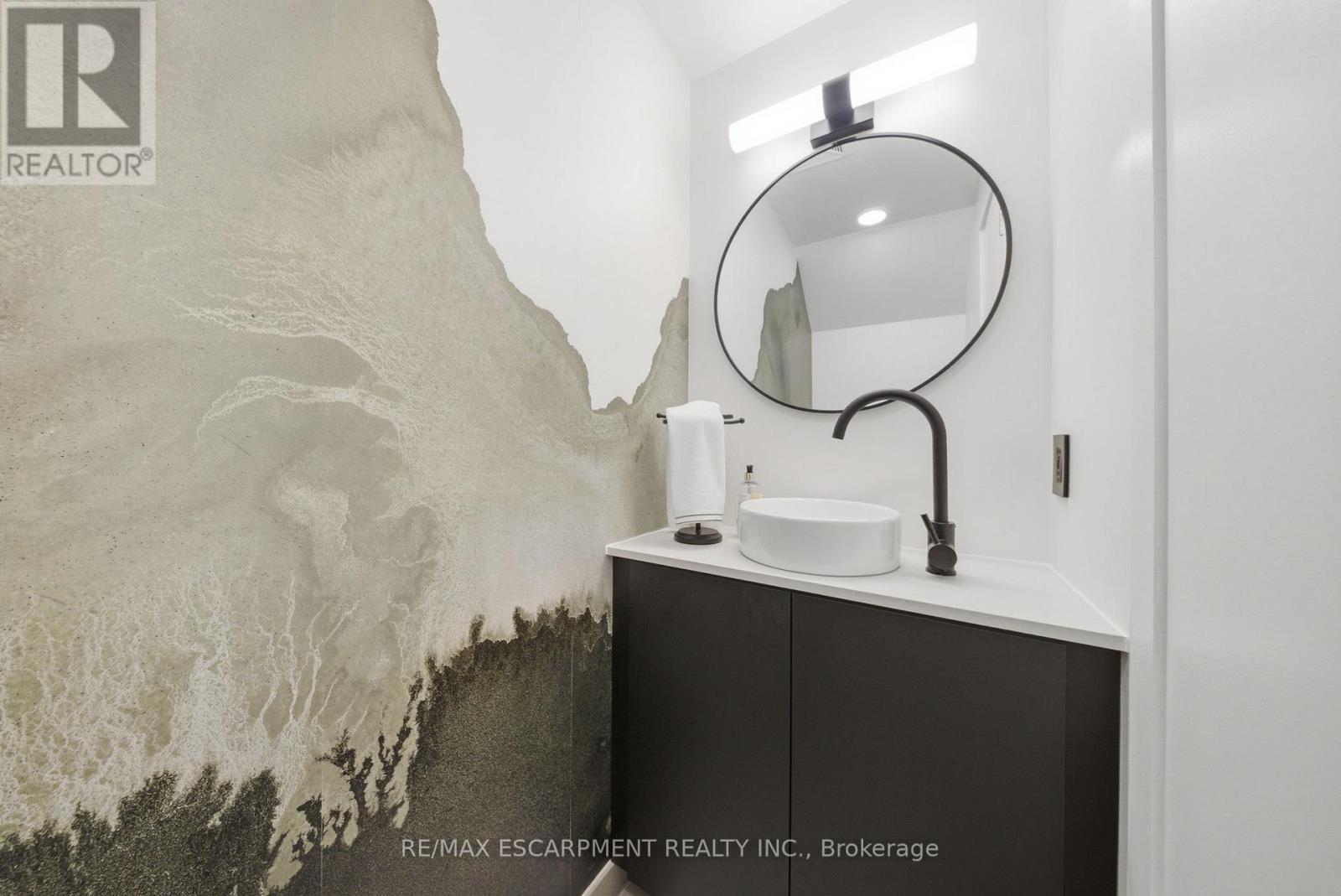 Th1 - 127 Queen Street E, Toronto, Ontario  M5C 1S3 - Photo 16 - C13033940