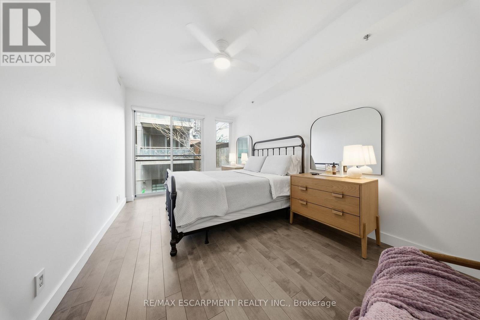 Th1 - 127 Queen Street E, Toronto, Ontario  M5C 1S3 - Photo 25 - C13033940