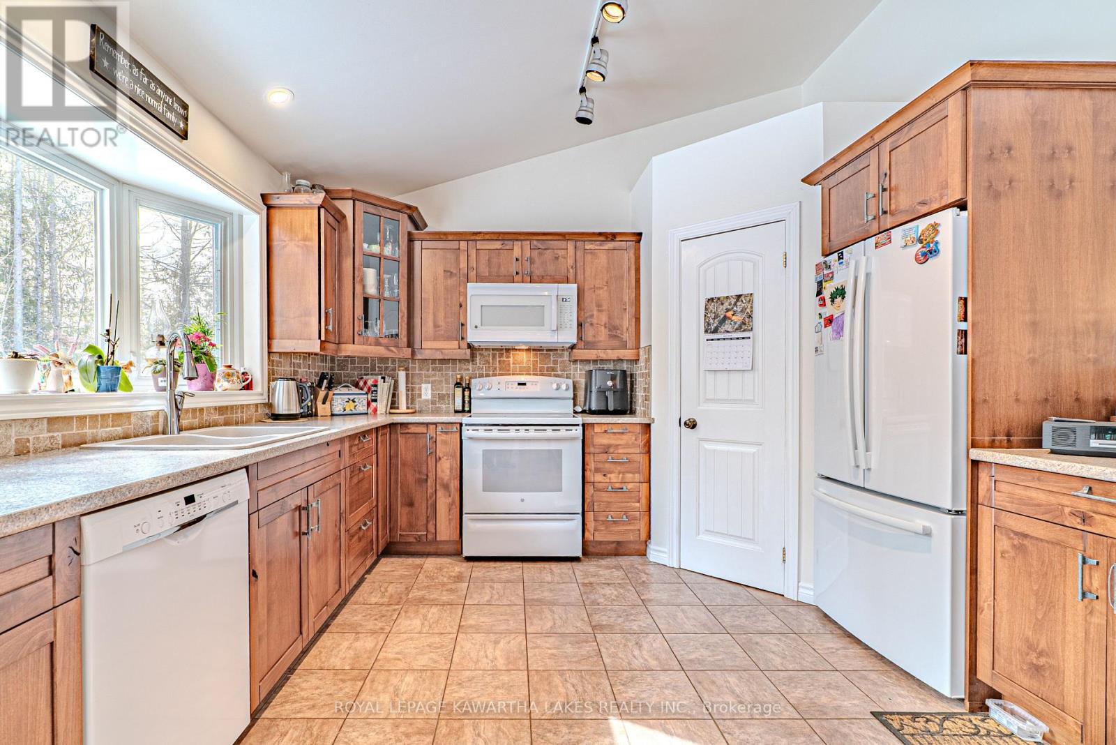 914 County Rd 49, Trent Lakes, Ontario  K0M 1A0 - Photo 20 - X12971700