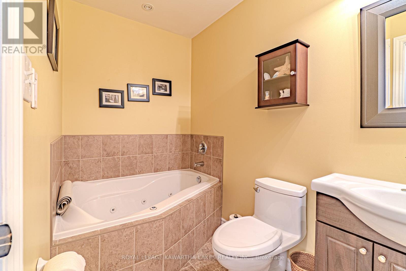 914 County Rd 49, Trent Lakes, Ontario  K0M 1A0 - Photo 28 - X12971700