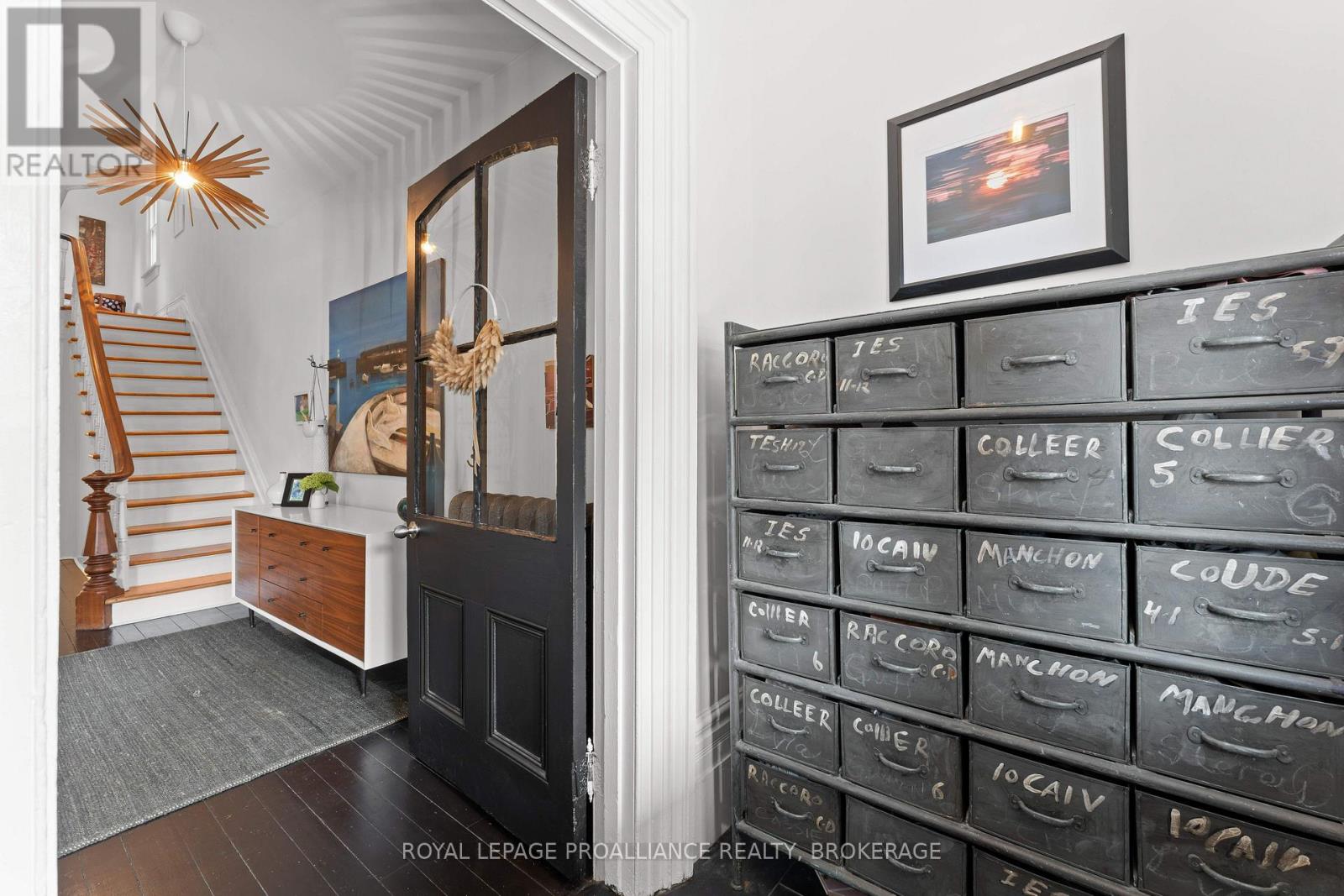 28 Wellington Street, Kingston, Ontario  K7L 3C1 - Photo 6 - X12838144