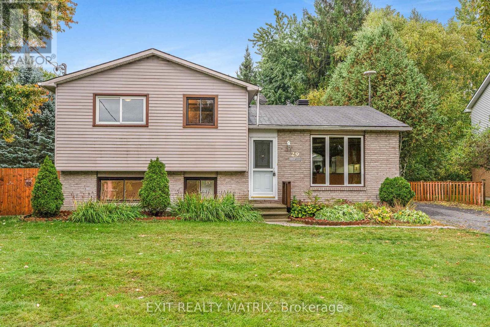 29 LOUISE CRESCENT, Russell, Ontario