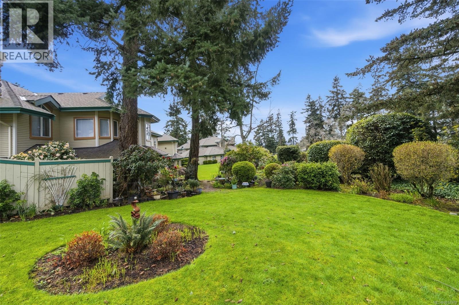 7 520 Marsett Pl, Saanich, British Columbia  V8Z 7J1 - Photo 41 - 1032979