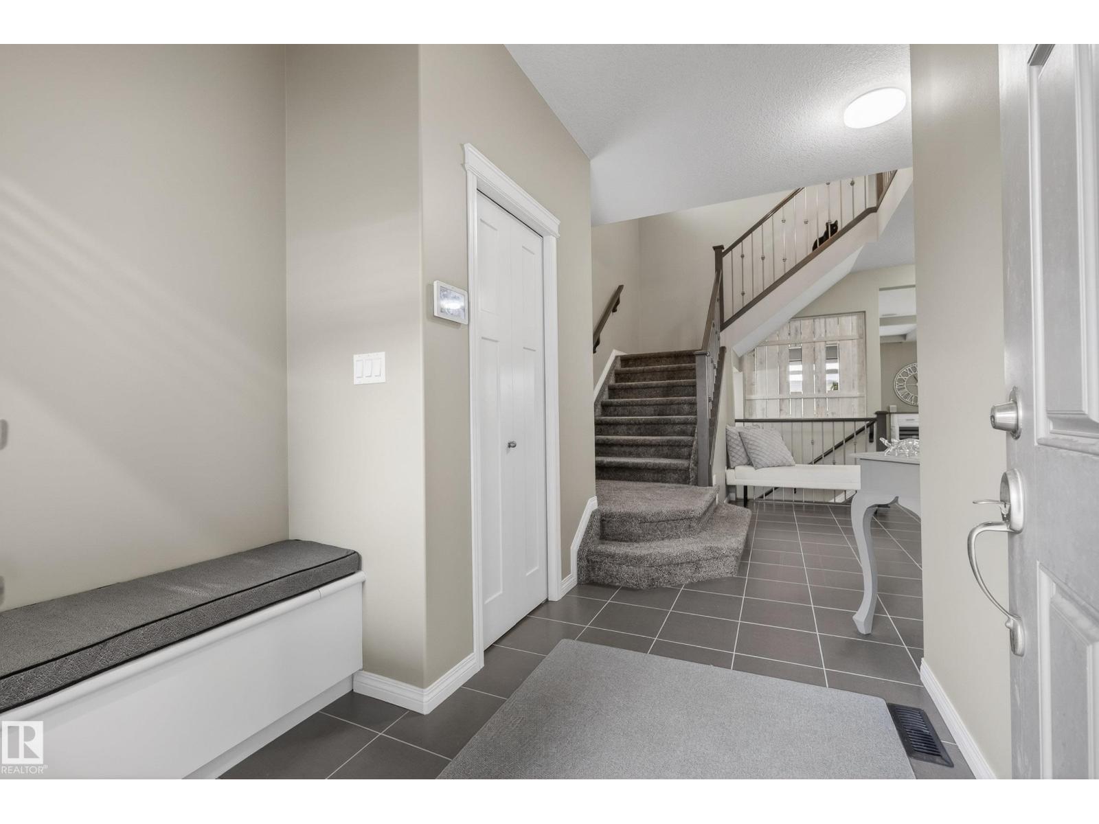 2110 53 St Sw, Edmonton, Alberta  T6L 3K3 - Photo 5 - E4483695