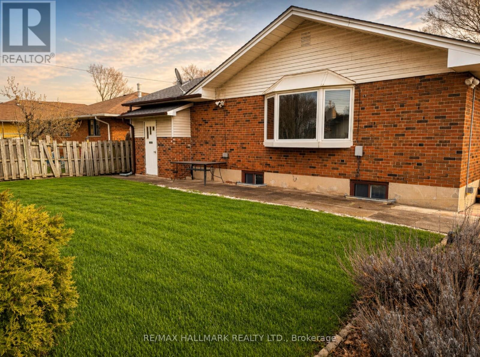 70 Lavington Drive, Toronto, Ontario  M9R 2H4 - Photo 38 - W12770562